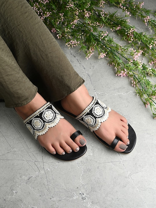 Embroidered Ethnic One Toe Flats